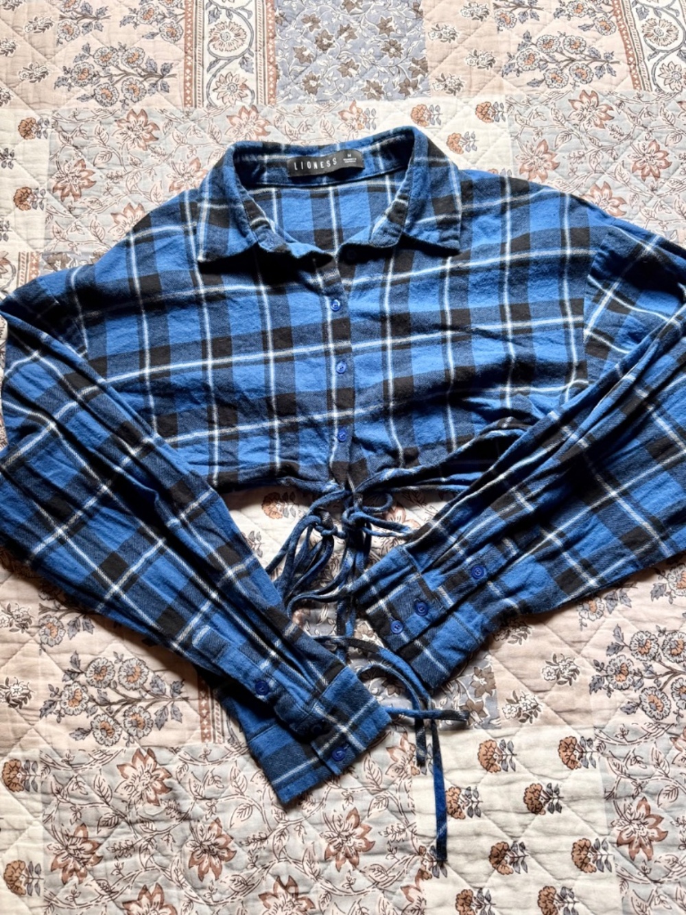 Lioness Hideaway Blue Plaid Cropped Wrap Tie Flannel Shirt - Picture 3 of 5